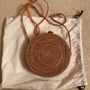 Circle Straw Crossbody Handbag with leather handle